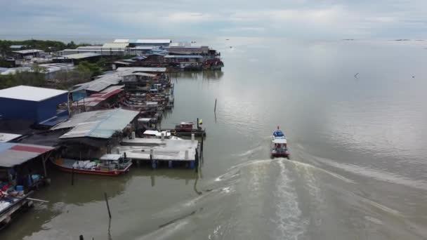 Tanjung Piandang Perak Malaysia Sep 2021 Perahu Nelayan Bergerak Laut — Stok Video