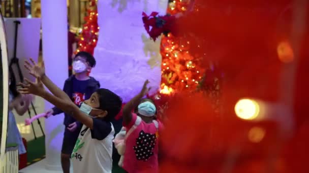 Georgetown Penang Malezya Aralık 2021 Yüzü Maskeli Hintli Çocuklar Alışveriş — Stok video