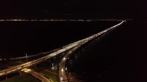 Vista Aérea Penang Puente Carretera Noche Conectar Isla — Vídeo de stock