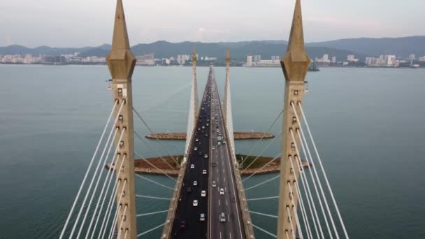 2022年2月23日 马来西亚槟城乔治敦 航景建筑与槟城大桥上午繁忙的交通 — 图库视频影像