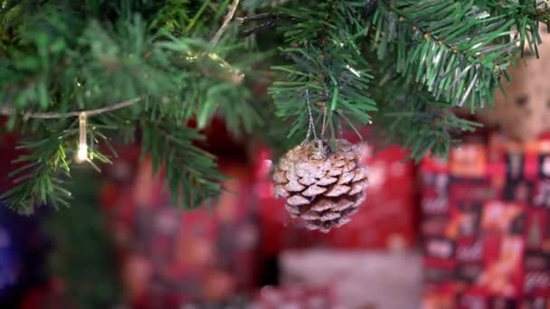 Díszítés Fenyőtoboz Karácsonyfa Háttér Jelenlegi Doboz — Stock videók