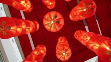 Döndürme ve görüntüleme sırası kırmızı fener kapalı asılı