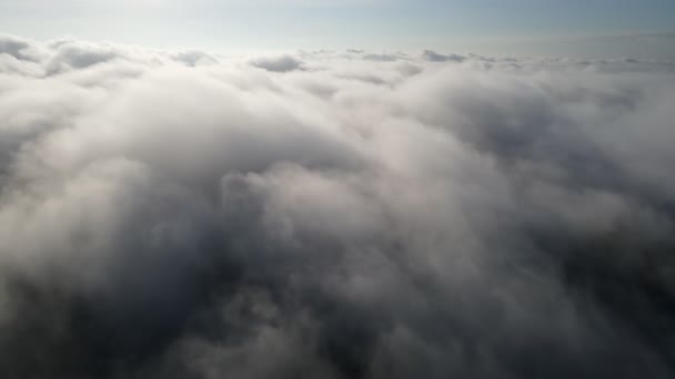 Drone Vista Volar Sobre Sol Mañana Niebla Baja Nube — Vídeos de Stock