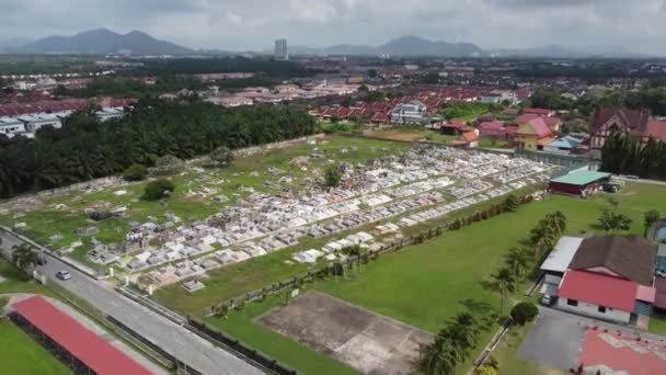 Sitiawan Perak Malasia Mayo 2022 Cementerio Vista Aérea Cerca Iglesia — Vídeo de stock