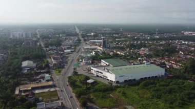 Teluk Intan, Perak, Malezya - 02 Mayıs 2022: Havada dönen Lotus hipermarketi