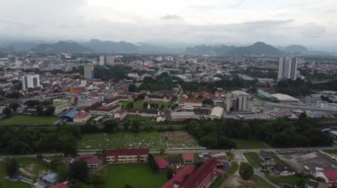 Ipoh, Perak, Malezya - Mayıs 03 2022: Havadan Bakış Dato Panglima Okulu, Wesley Metodist Kilisesi, Anglo Çin Okulu, SMK Metodist