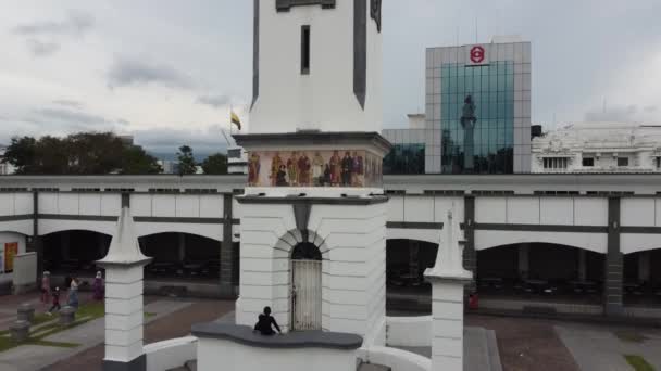 Ipoh Perak マレーシア 2022年5月3日 空中上昇ビューバーチ記念時計塔 — ストック動画