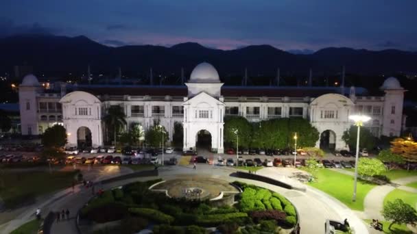 Ipoh Perak Malajsie Května 2022 Odlet Dataran Ktm Modré Hodině — Stock video