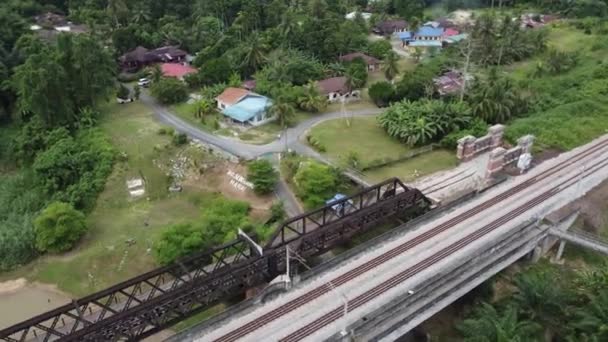 Vista Aérea Taman Rekreasi Seberang Karai Junto Ferrocarril Victoria Bridge — Vídeos de Stock