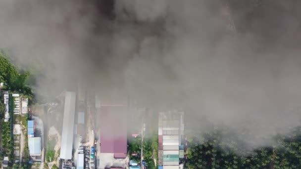 Vista Aérea Incendio Industrial Contaminación Ambiental — Vídeos de Stock