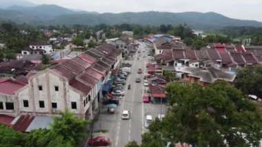 Kuala Kangsar, Perak, Malezya - 04 Mayıs 2022: Hava manzaralı Enggor eski kasabası