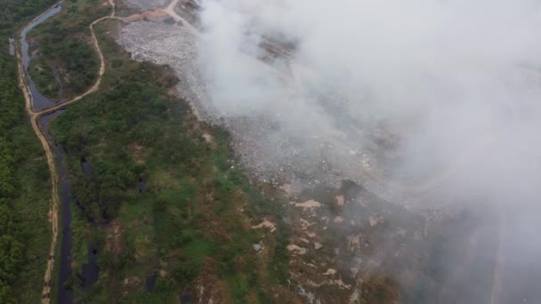 Aerial Move Fumes Release Fire Burn Landfill Site — Vídeo de stock