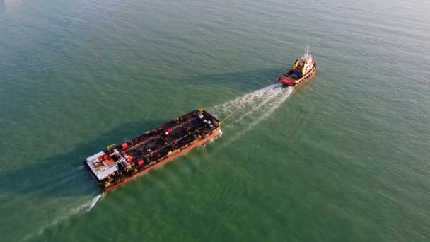 Georgetown Penang Malezja Grudnia 2021 Lotu Ptaka Holownik Ciągnąć Statek — Wideo stockowe