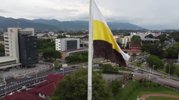Ipoh Perak Malaysia May 2022 Aerial Ascending View Perak Flag — 비디오
