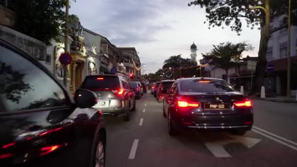 Georgetown Penang Malaysia Dezember 2021 Pov Motorradfahrt Zwischen Autos Jalan — Stockvideo
