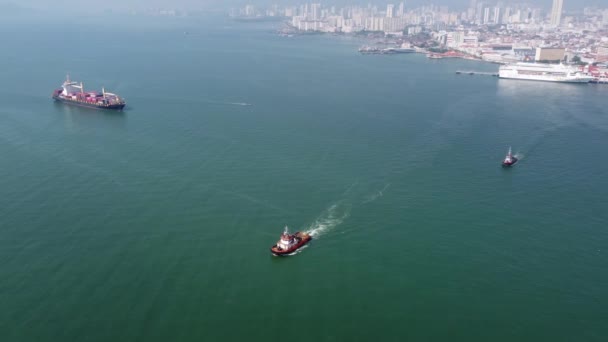 Butterworth Penang Malaysia Mar 2022 Aerial View Tug Boat Move — Stockvideo