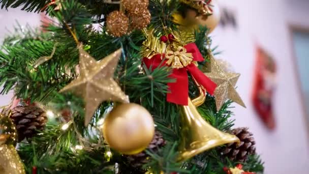 Select Focus Small Gold Bell Ornament Christmas Tree — Stock videók