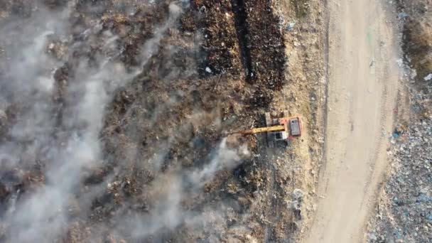 Aerial Look Excavator Try Fire Peatland Landfill Site — Stok Video