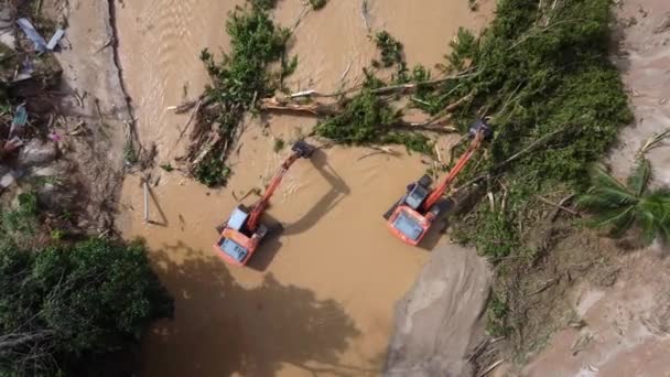 Aerial View Two Excavator Clear Trees Flash Flood Happen — Video Stock