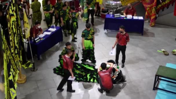 Georgetown Penang Malaysia Jan 2022 Lion Dance Judge Measure Dimension — Vídeo de stock