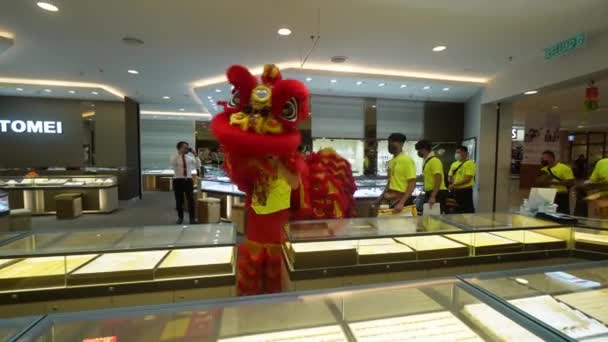 Gurney Penang Malaysia Feb 2022 Lion Dance Perform Gold Shop — ストック動画