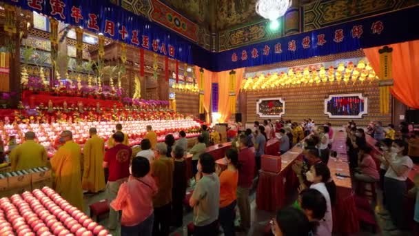 Ayer Itam Penang Malaysia Feb 2022 Panning Chinese Devotees Pray — Videoclip de stoc