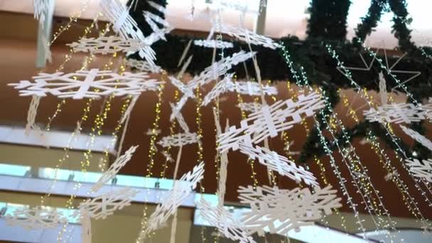 Tilt Row Snowflake Decoration Hang Indoor — Stockvideo
