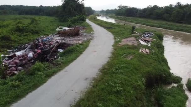 Move Little Path River Both Side Illegal Garbage Dump — Stok video