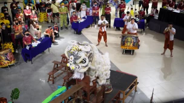 Georgetown Penang Malásia Jan 2022 Estande Dança Leão Branco Cadeira — Vídeo de Stock