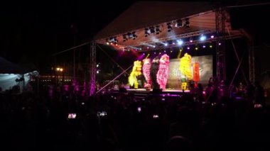 Georgetown, Penang, Malezya - Haziran 03 2022: Sahnede beş aslan yakalama dansı
