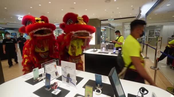 Gurney Penang Malaysia Feb 2022 Red Lion Dance Bless Samsung — Stock Video