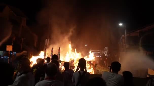 Bukit Mertajam Penang Malasia Ago 2022 Bombero Rocía Agua Quema — Vídeo de stock