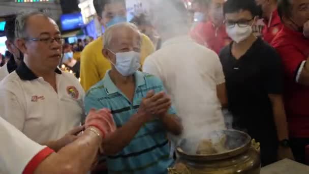 Bukit Mertajam Penang Malaysia Aug 2022 Chines Devotees Get Blessing — Stock Video