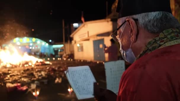 Georgetown Penang Malajsie Srpna 2022 Taoistický Kněz Obličejovou Maskou Zpívá — Stock video