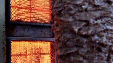 Shawerma sokak yemeklerini pişirmek için kullanılan fırını kapat.