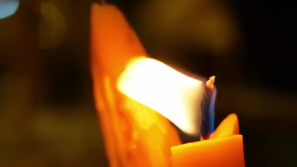 Виберіть Фокус Жовтий Свічковий Вогонь Під Час Святкування Дев Яти — стокове відео