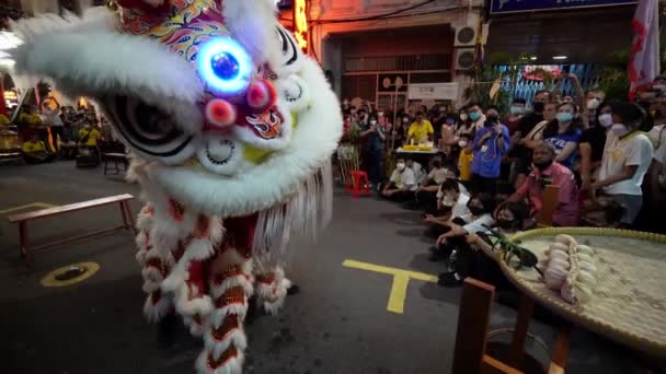 Georgetown Penang Malaysia Jul 2022 Styggt Lejon Dansar Med Insekter — Stockvideo