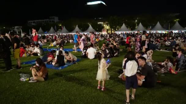 Georgetown Penang Malaysia Jul 2022 Familjen Har Fest Sitta Fältet — Stockvideo