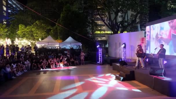 Gurney Penang Malaysia Aug 2022 Crowd Listen Live Music Performation — стоковое видео