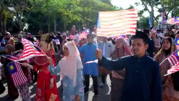 Georgetown Penang Malaysia Aug 2022 Malaysiska Vinka Flaggan Merdeka Firandet — Stockvideo