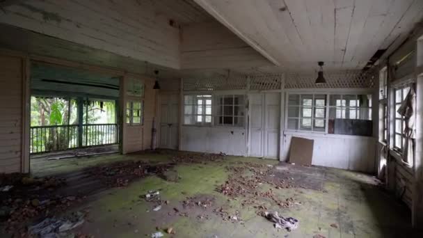 Mova Lentamente Casa Abandonada Luz Dia — Vídeo de Stock