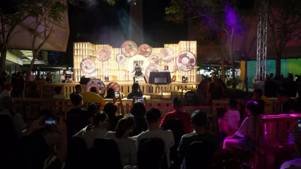 Georgetown Penang Malaysia Aug 2022 Folk Njuter Teh Tarik Matfestivalen — Stockvideo