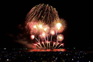 Pattaya Uluslararası Havai fişek Festivali, Chonburi Bölgesi, Tayland, 27 Kasım 2021