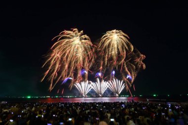 Pattaya Uluslararası Havai fişek Festivali, Chonburi Bölgesi, Tayland, 27 Kasım 2021.