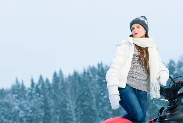 Woman and snowmobile — Stock Photo, Image