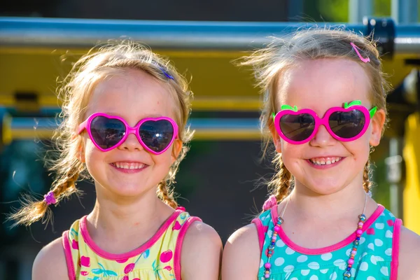 Hermanas felices — Foto de Stock