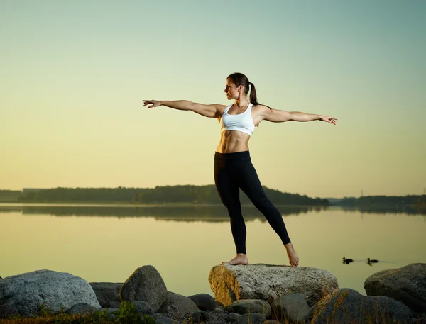 Sabahları yoga. — Stok fotoğraf