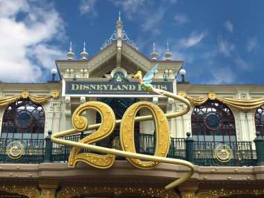 20 Yıldönümü disneyland paris