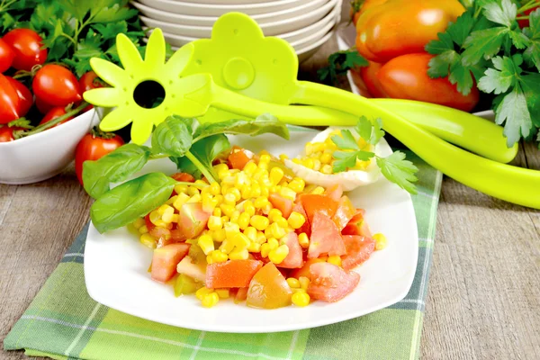 Corn and tomato salad — Stock Photo, Image