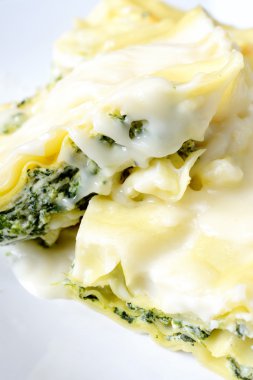 Lazanya Beşamel sos